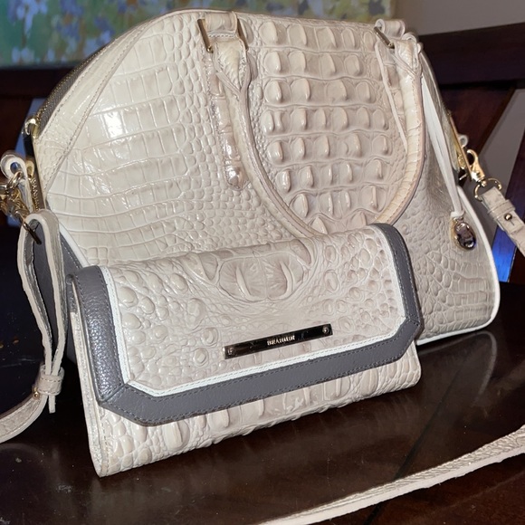 Brahmin Handbags - Brahmin beautiful Purse and wallet matching set EUC Taupe/ Beige